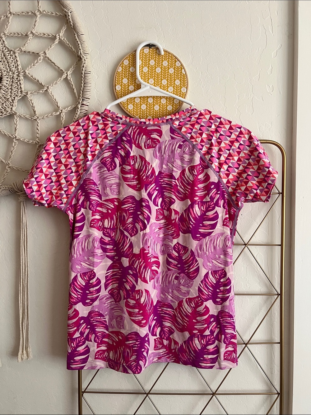 XL (14) | Athleta Girls' Pink & Magenta Leaf-Print Short Sleeve Swim Rash Guard - Picture 4 of 4